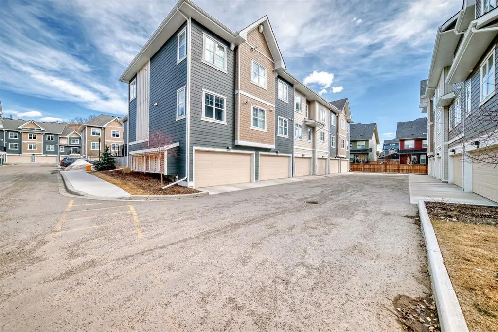 410 Cranbrook Walk SE