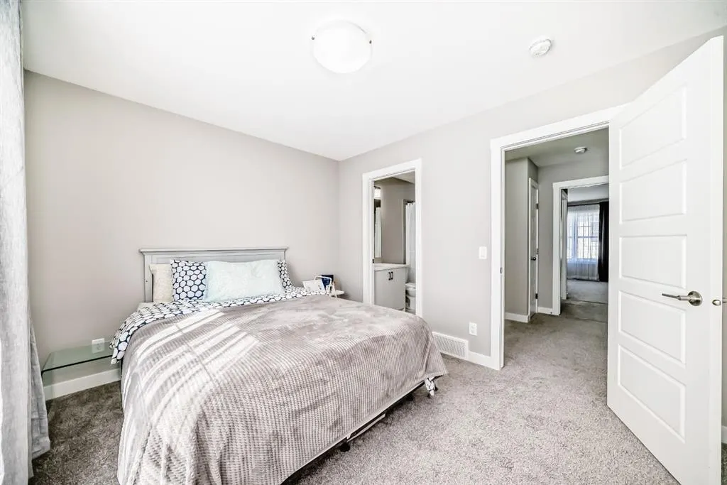 410 Cranbrook Walk SE