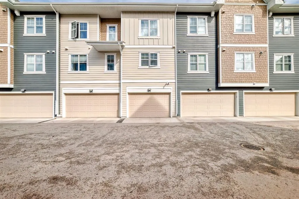 410 Cranbrook Walk SE
