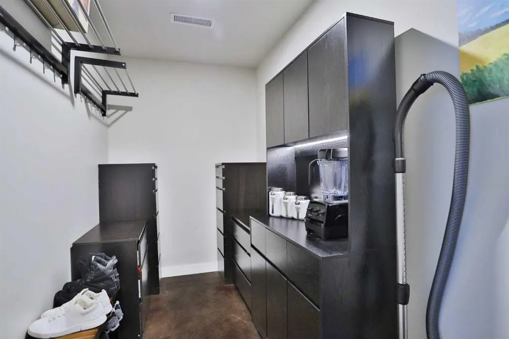 235 9A Street NW, #408