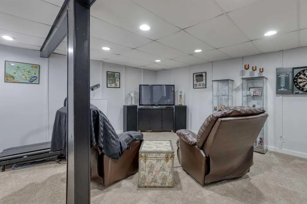 175 Carr Crescent