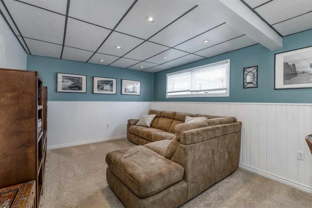 175 Carr Crescent