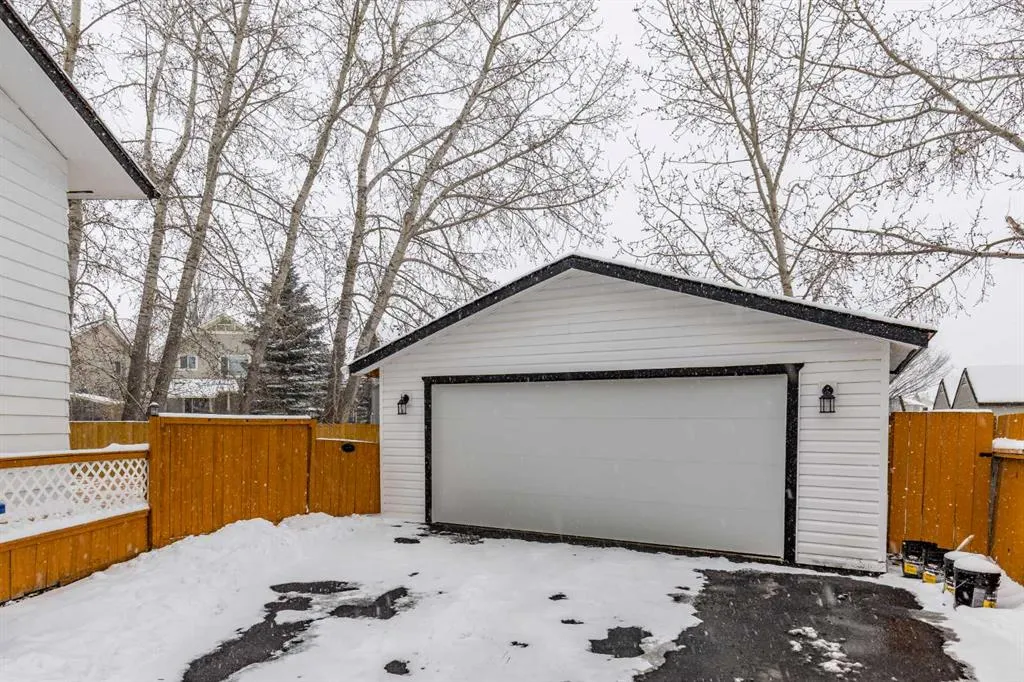 175 Carr Crescent