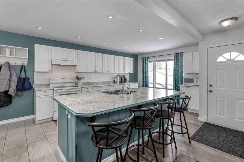 175 Carr Crescent