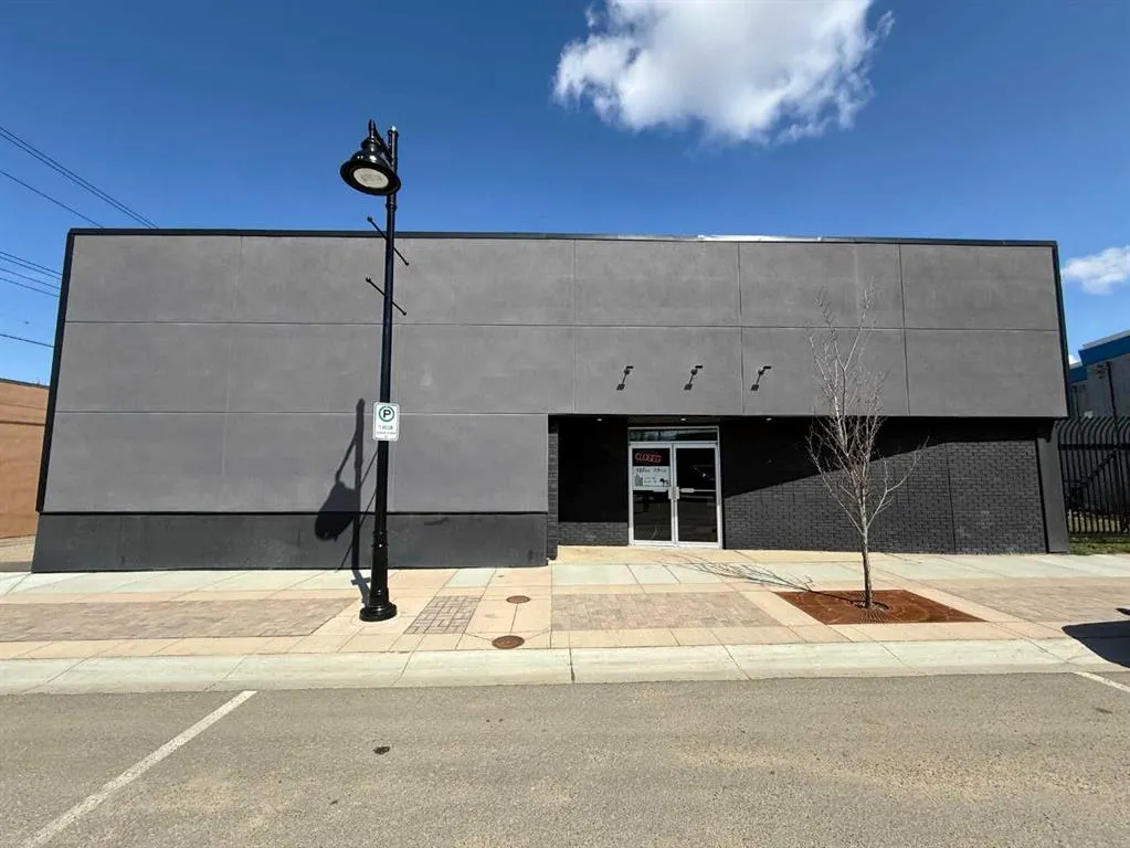 5004 51 Ave