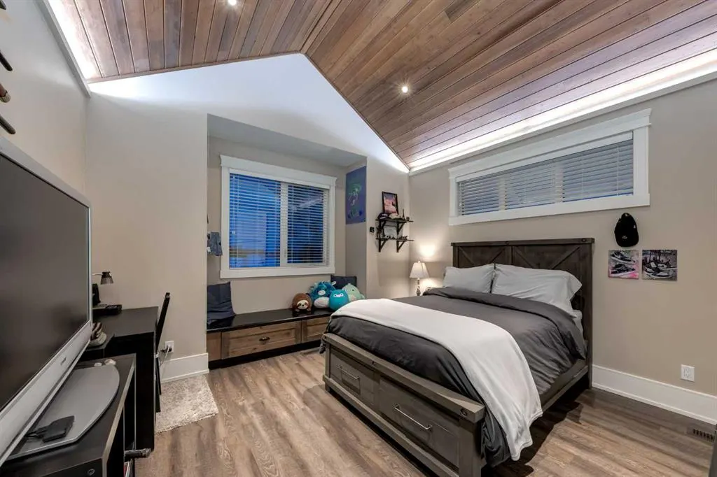 232025 48 Street E, #200