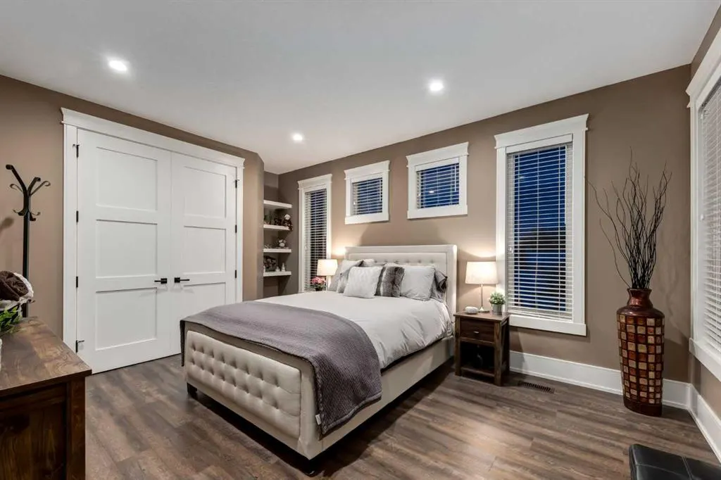 232025 48 Street E, #200