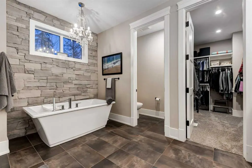 232025 48 Street E, #200