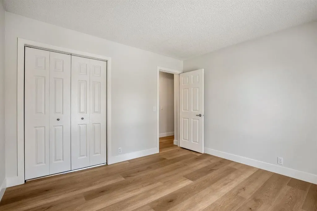 24 Mountain View Park