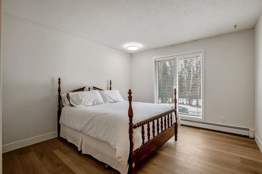 24 Mountain View Park