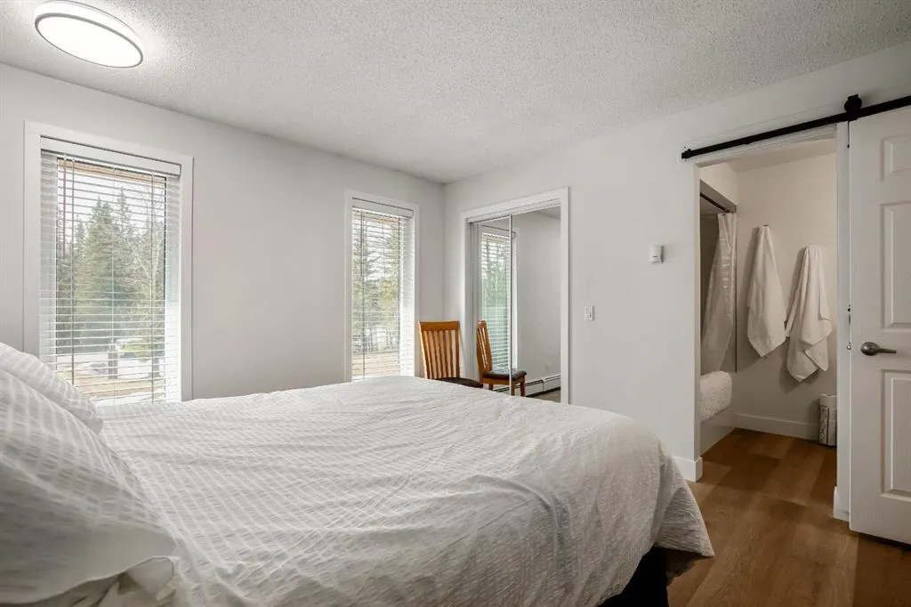 24 Mountain View Park