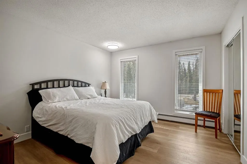 24 Mountain View Park