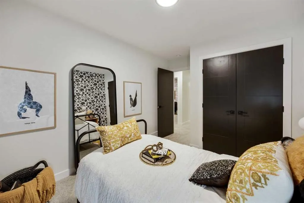 350 Hotchkiss Manor SE