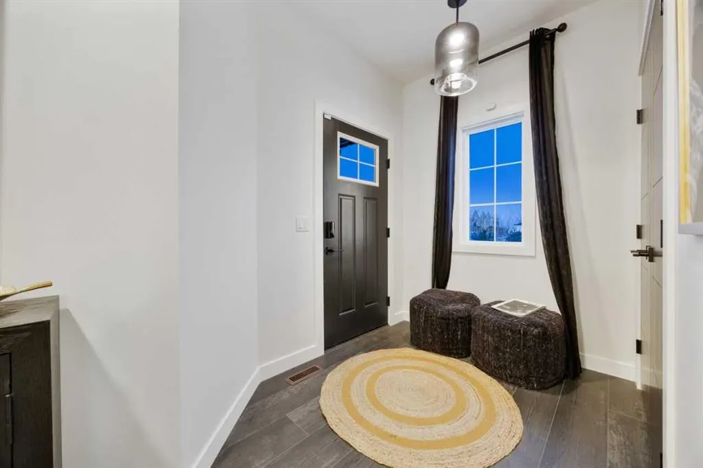 350 Hotchkiss Manor SE