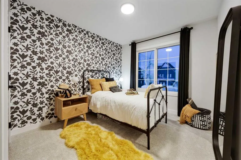 350 Hotchkiss Manor SE