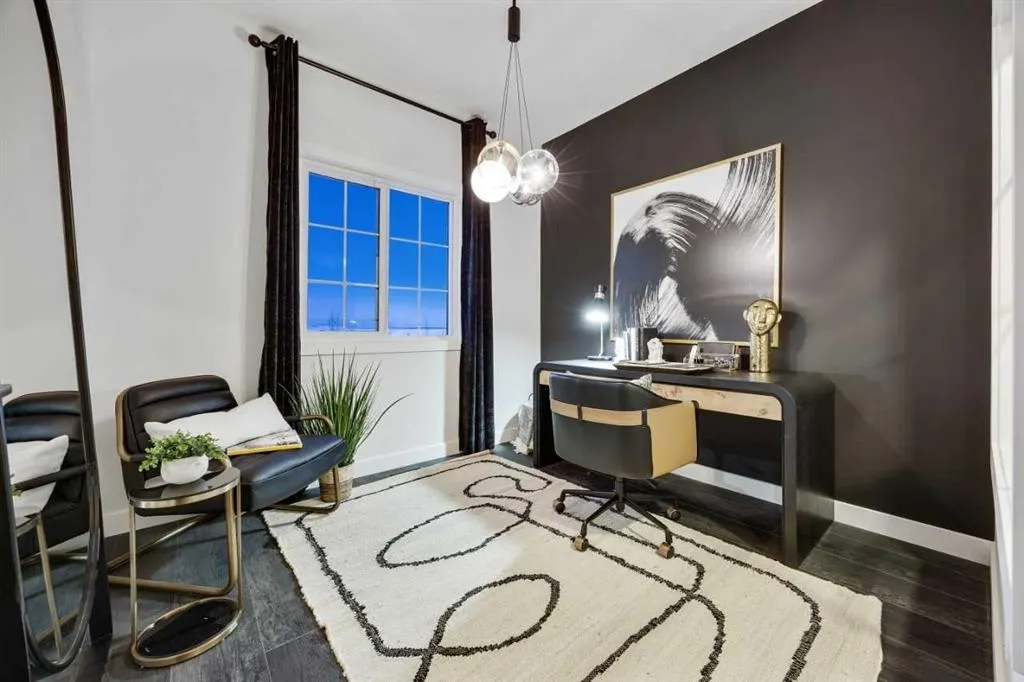 350 Hotchkiss Manor SE