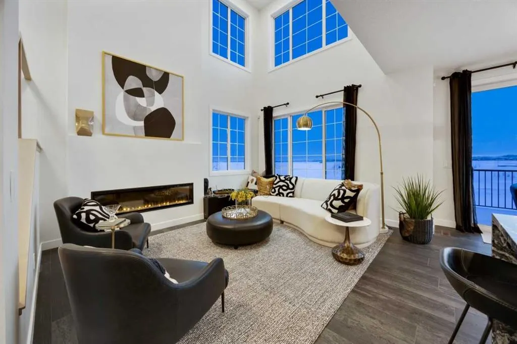 350 Hotchkiss Manor SE