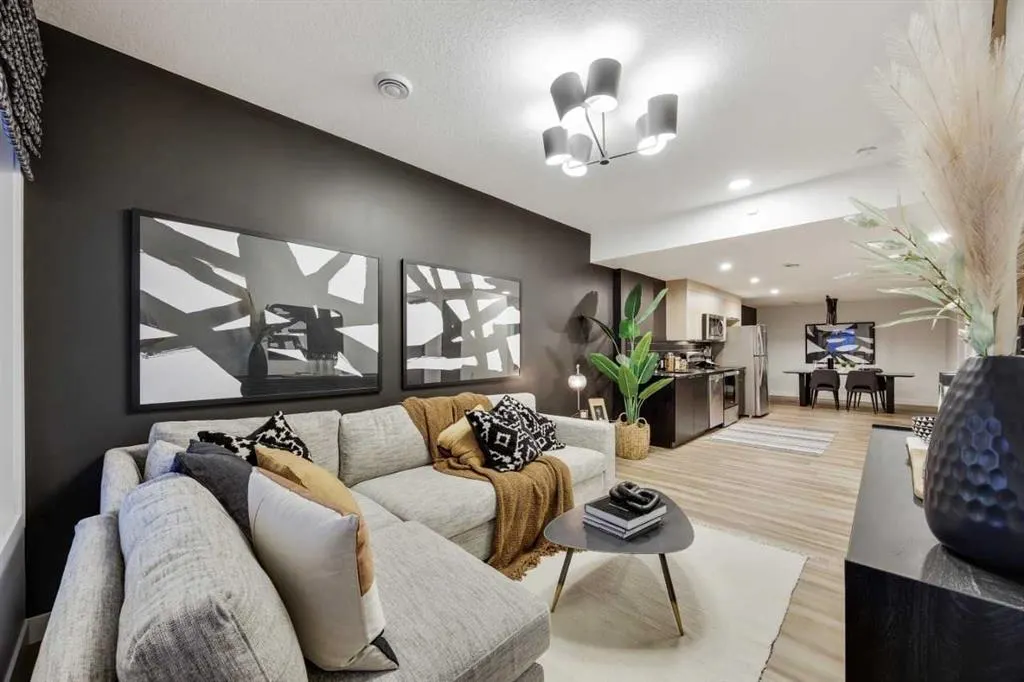 350 Hotchkiss Manor SE