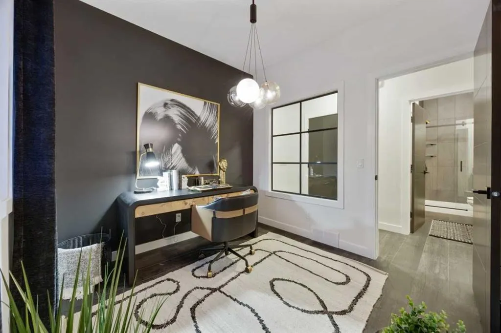 350 Hotchkiss Manor SE