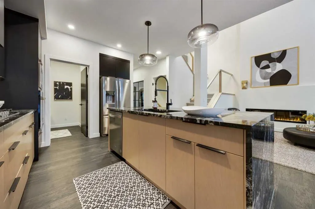 350 Hotchkiss Manor SE