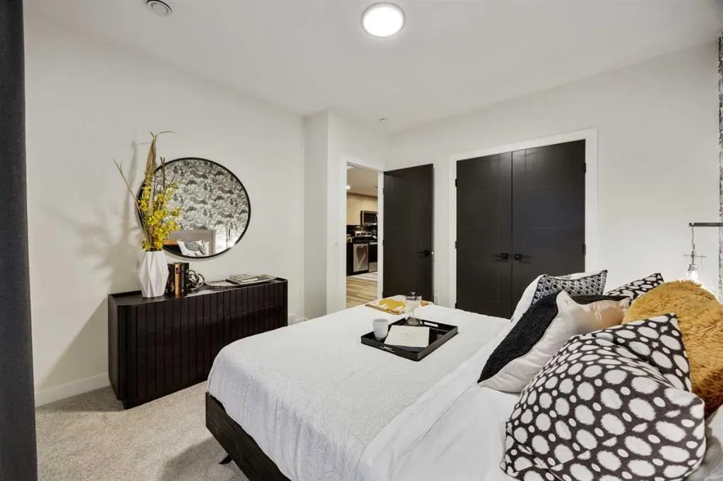 350 Hotchkiss Manor SE