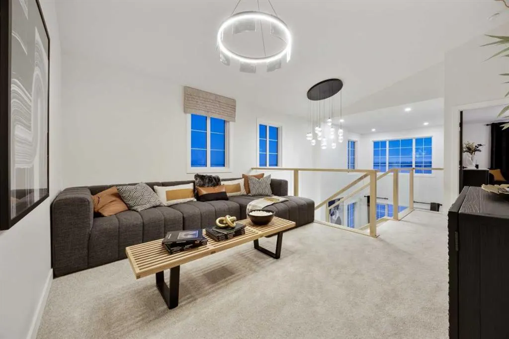 350 Hotchkiss Manor SE