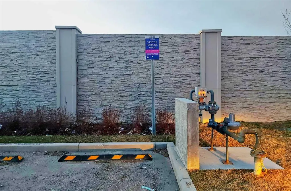 200 HARVEST HILLS Place NE, #211