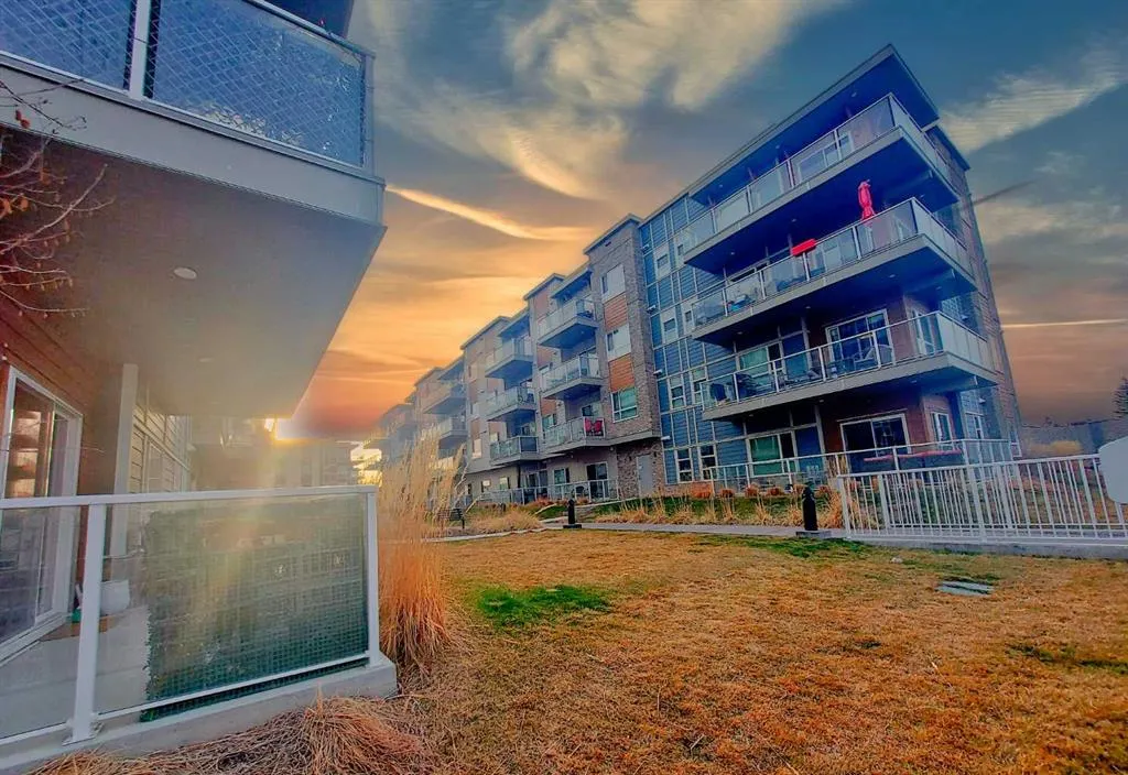 200 HARVEST HILLS Place NE, #211