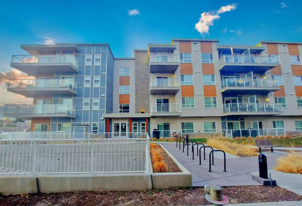 200 HARVEST HILLS Place NE, #211