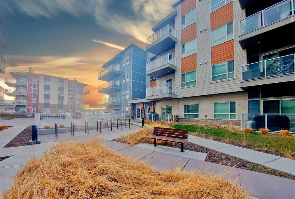 200 HARVEST HILLS Place NE, #211