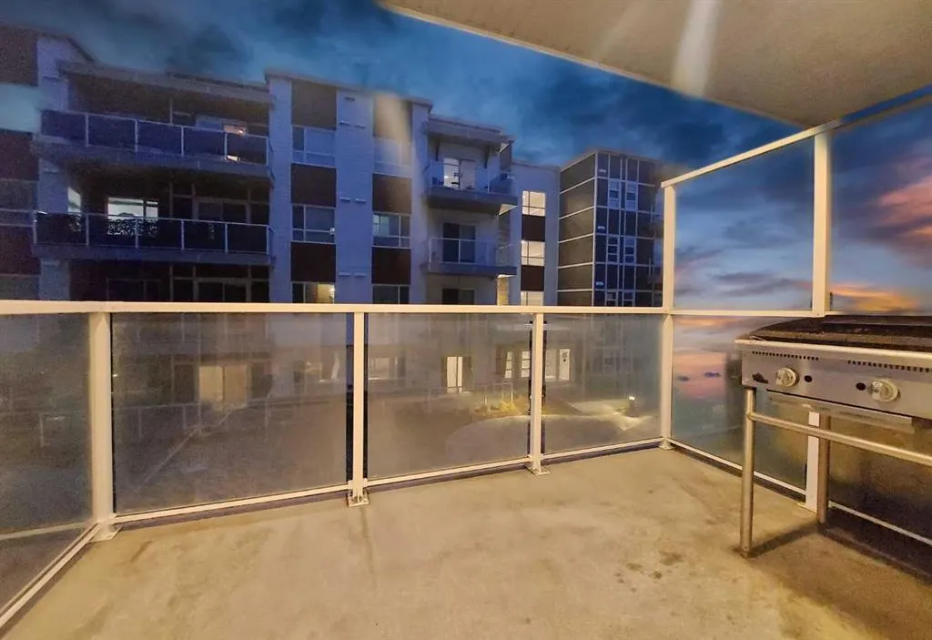 200 HARVEST HILLS Place NE, #211