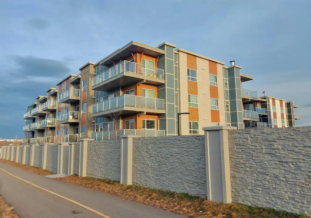 200 HARVEST HILLS Place NE, #211