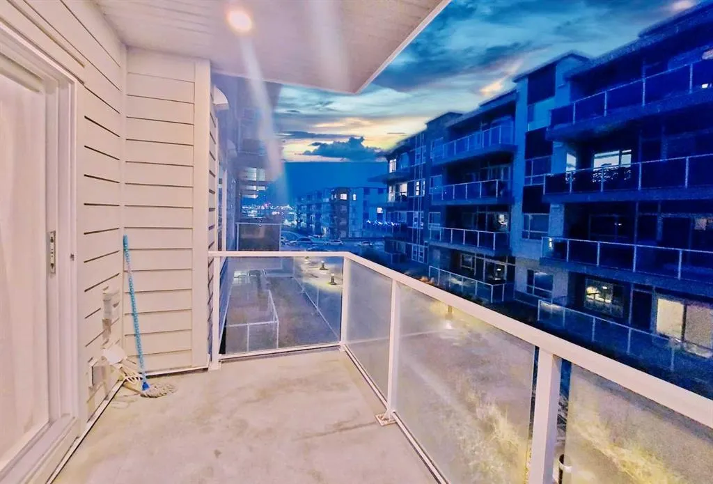 200 HARVEST HILLS Place NE, #211