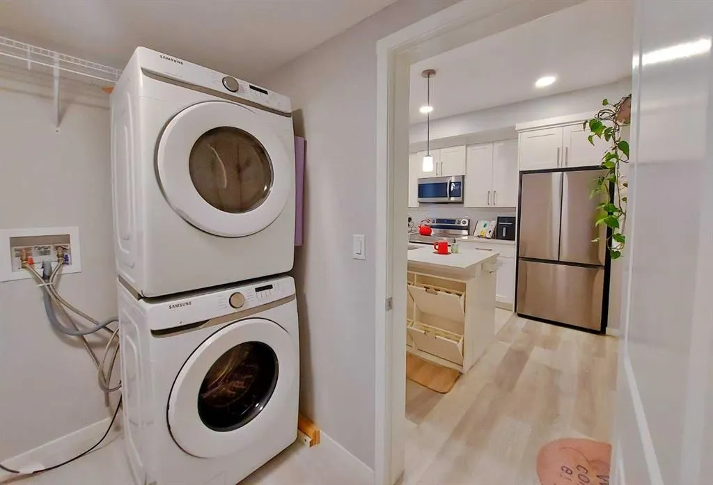 200 HARVEST HILLS Place NE, #211