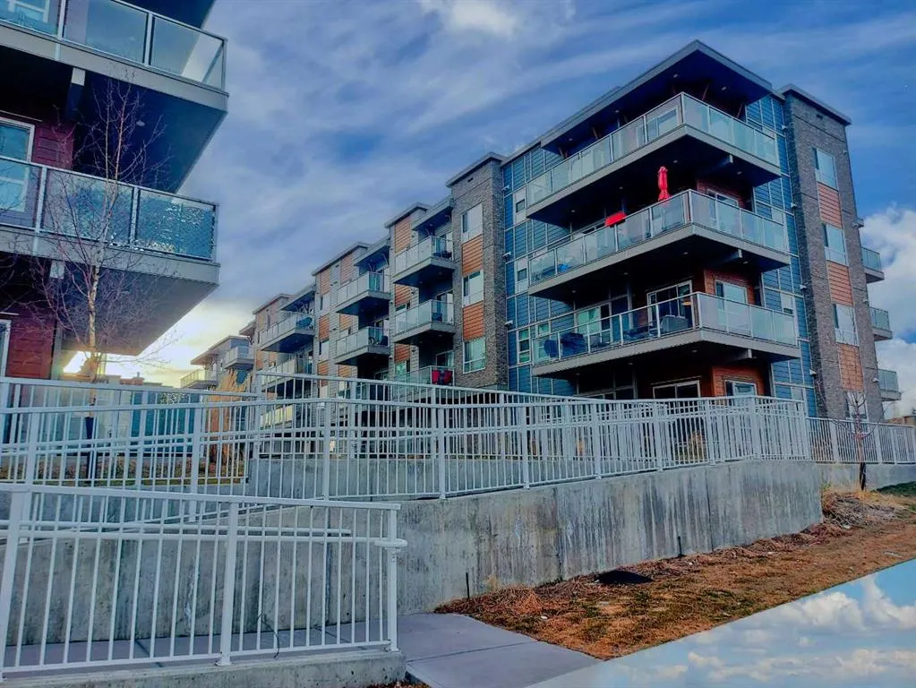 200 HARVEST HILLS Place NE, #211