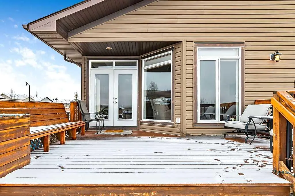 347 McLeod Crescent SW