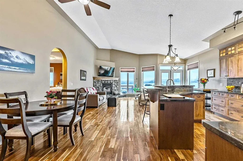 347 McLeod Crescent SW