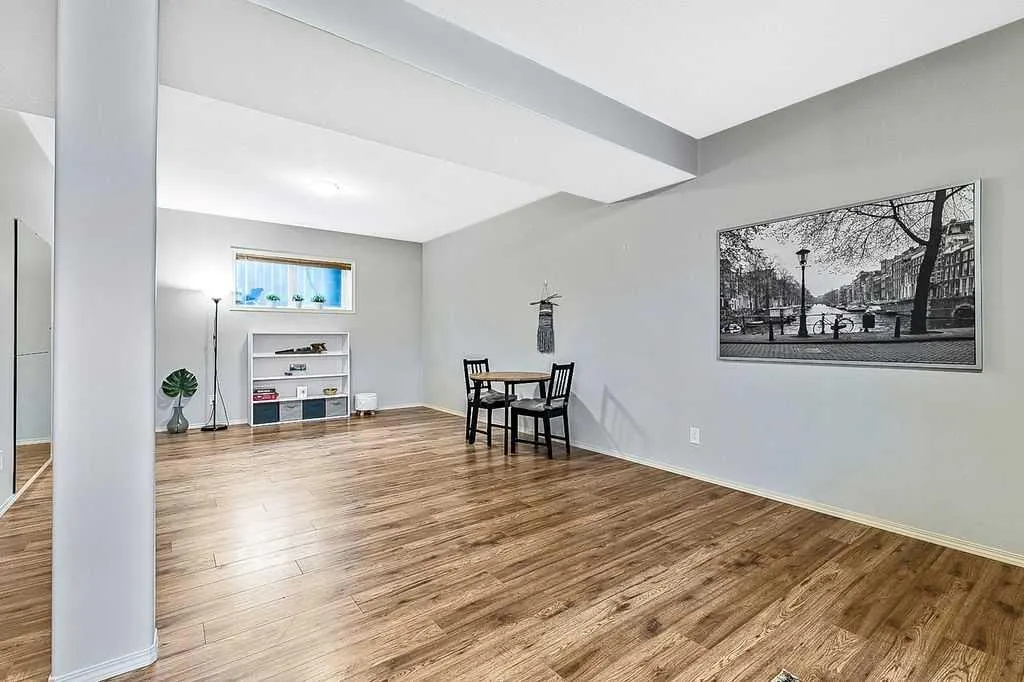 347 McLeod Crescent SW