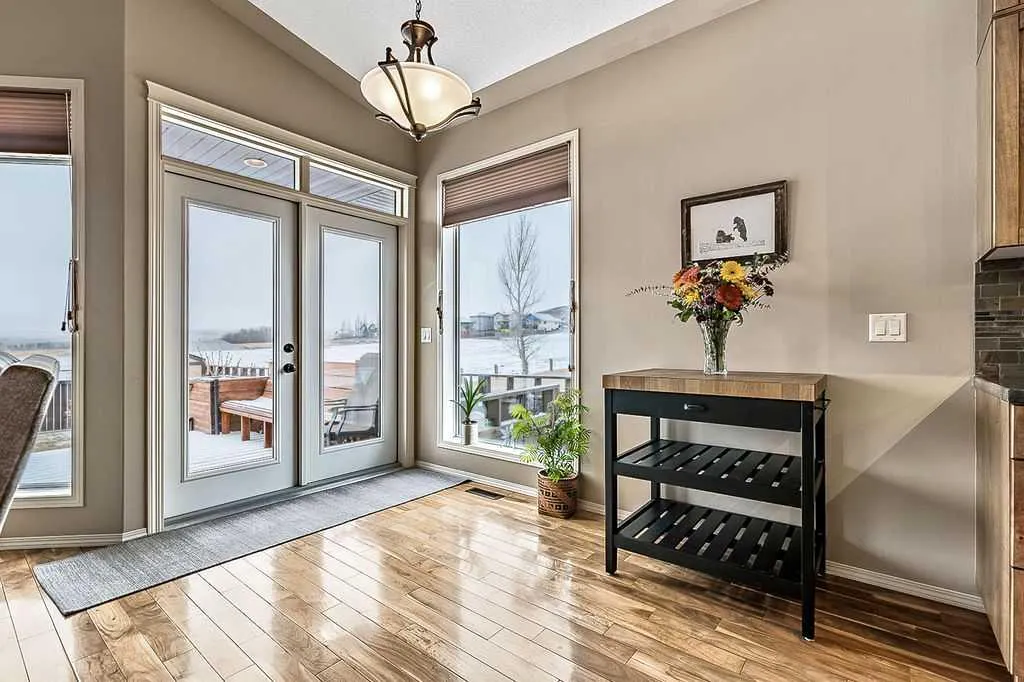 347 McLeod Crescent SW