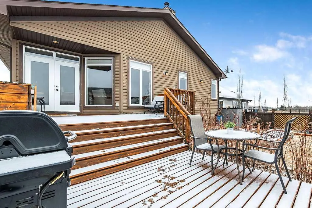 347 McLeod Crescent SW