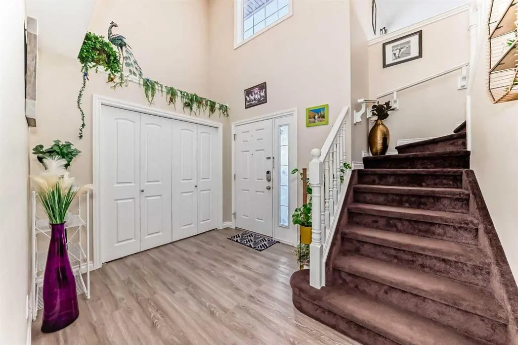 5252 48 Street Close