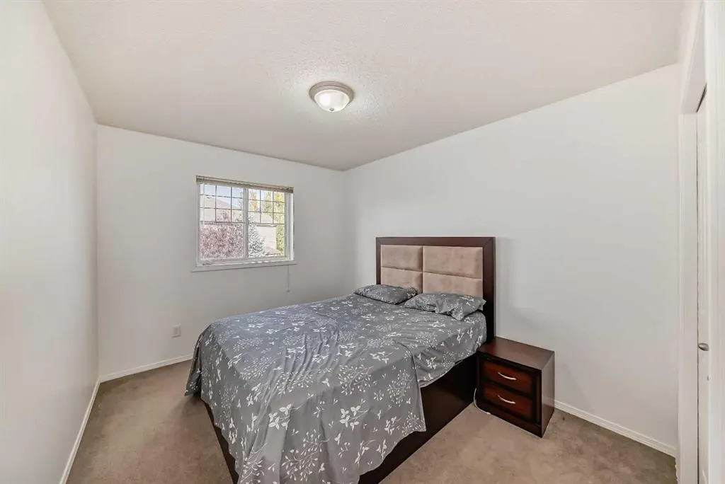 56 Saddletree Court NE
