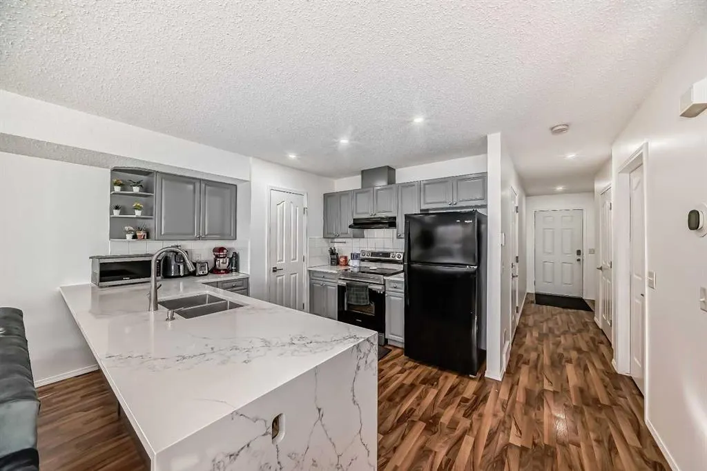 56 Saddletree Court NE