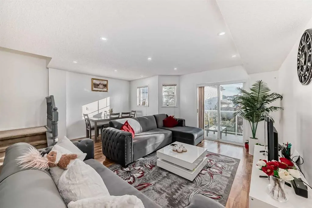 56 Saddletree Court NE