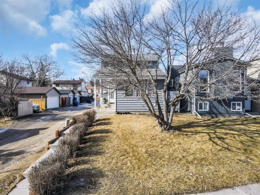 111 Pinemill Mews NE