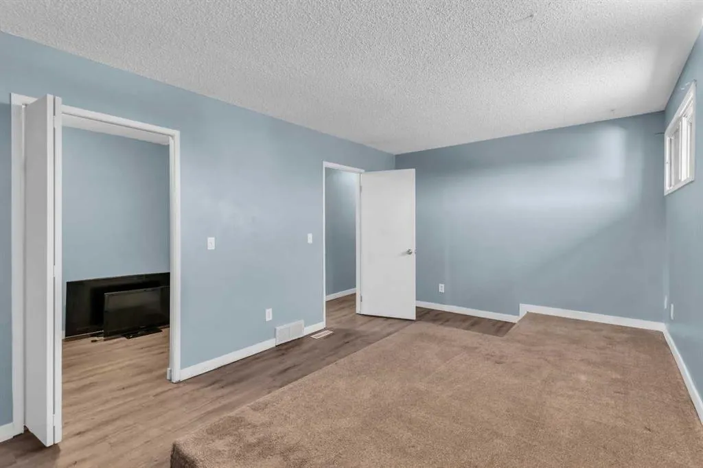 111 Pinemill Mews NE