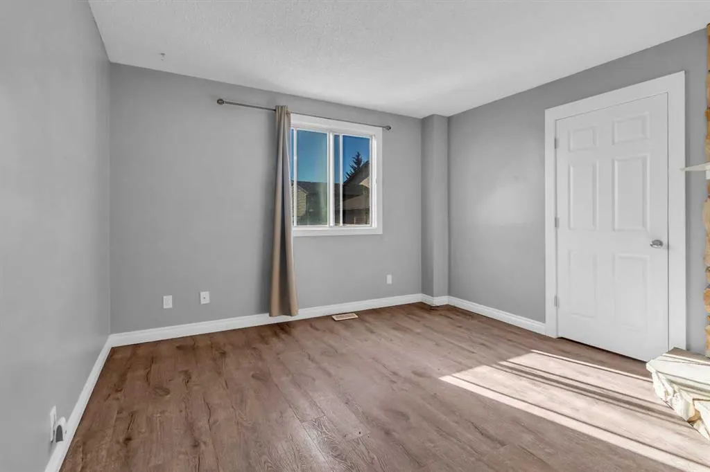 111 Pinemill Mews NE