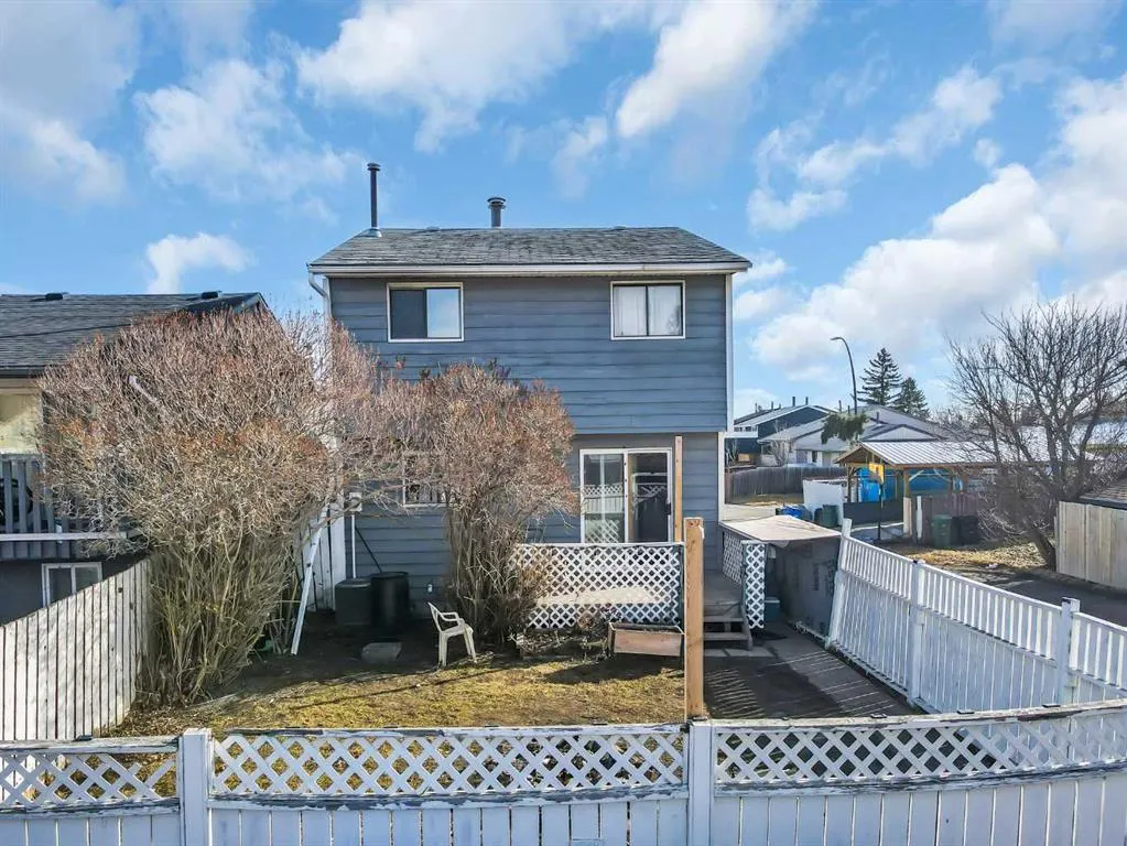 111 Pinemill Mews NE