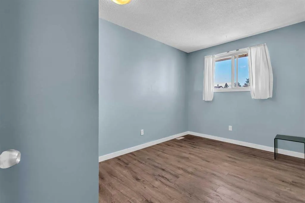 111 Pinemill Mews NE