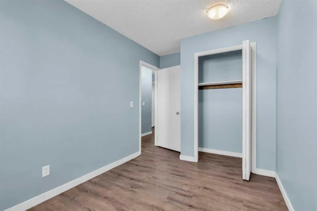 111 Pinemill Mews NE